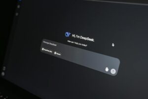 Hosting berbasis AI (Tren teknologi yang diprediksi akan mendominasi di 2026).