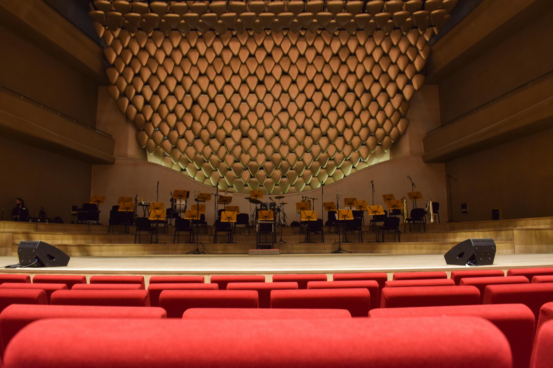 Hosting murah untuk mahasiswa jurusan IT (Segmentasi audiens yang butuh akses SSH dan staging).