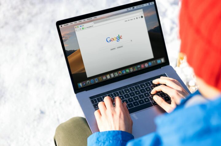 Cara optimasi Core Web Vitals untuk SEO 2026 (Krusial agar website muncul di halaman pertama Google).