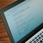 Gambar cara membuat website terbaru 2026 dengan langkah-langkah mudah dan praktis untuk pemula serta tips optimasi SEO terbaru