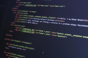 AI website builder vs coding manual 2026 (Perbandingan efisiensi untuk pemilik bisnis).