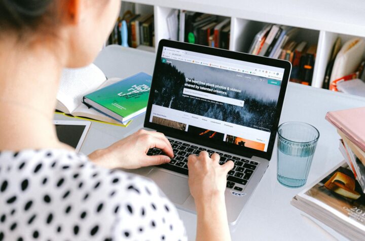 Rekomendasi hosting untuk LMS (Learning Management System) (Sangat dicari oleh institusi pendidikan atau pembuat kursus online).